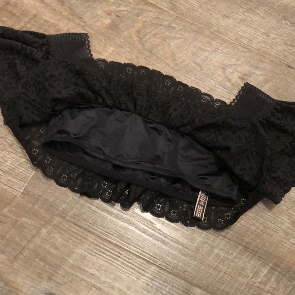 Victoria’s Secret Black Lace BabyDoll Bralette - Picture 6 of 8